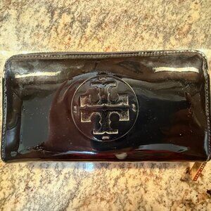 Pre-Loved Tory Burch Black Patten & Leather Wallet